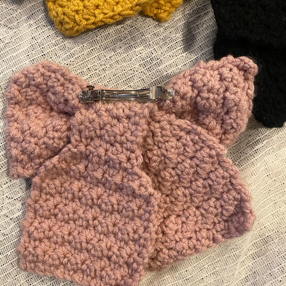 Bows - Picture 2 of 2